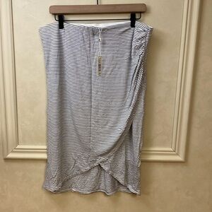 New! Max Studio Pull On Striped Skirt